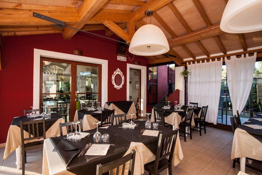 אורבטלו Hotel La Posta Di Torrenova מראה חיצוני תמונה
